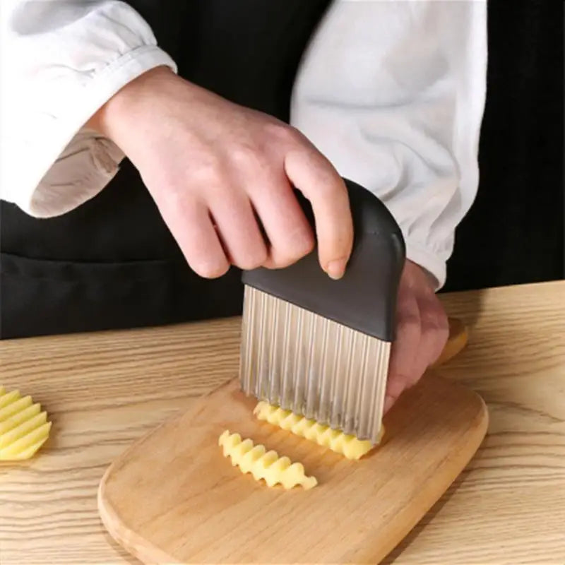 Stainless Steel Potato Chip Slicer - Crinkle Wavy Slicer Knife for Dough, Vegetables, Fruits, and French Fries