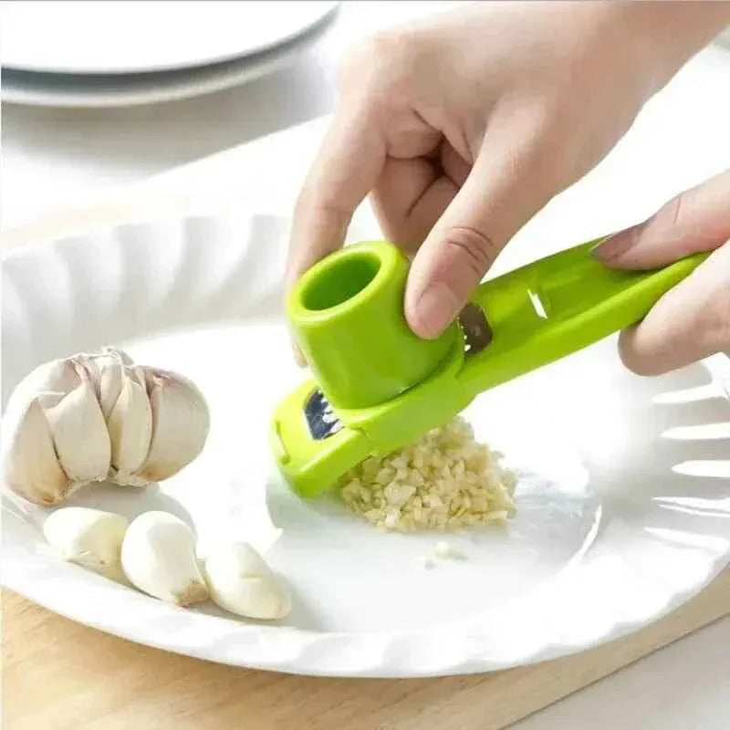 Mini Garlic Grinder - Creative Manual Garlic Press for Effortless Mashing in Your Kitchen