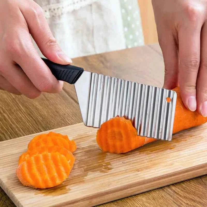 Stainless Steel Potato Chip Slicer - Crinkle Wavy Slicer Knife for Dough, Vegetables, Fruits, and French Fries