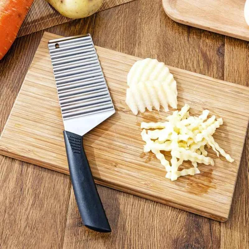 Stainless Steel Potato Chip Slicer - Crinkle Wavy Slicer Knife for Dough, Vegetables, Fruits, and French Fries