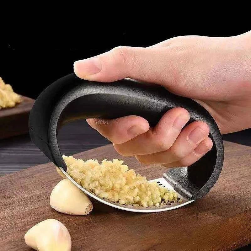 Stainless Steel Garlic Press Tool - Manual Garlic Mincer and Chopper for Fruits and Vegetables, Kitchen Accessories Gadget